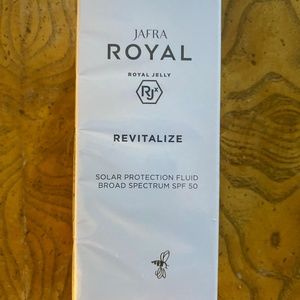 Solar Protection Fluid Broad Spec SPF 50  - JAFRA